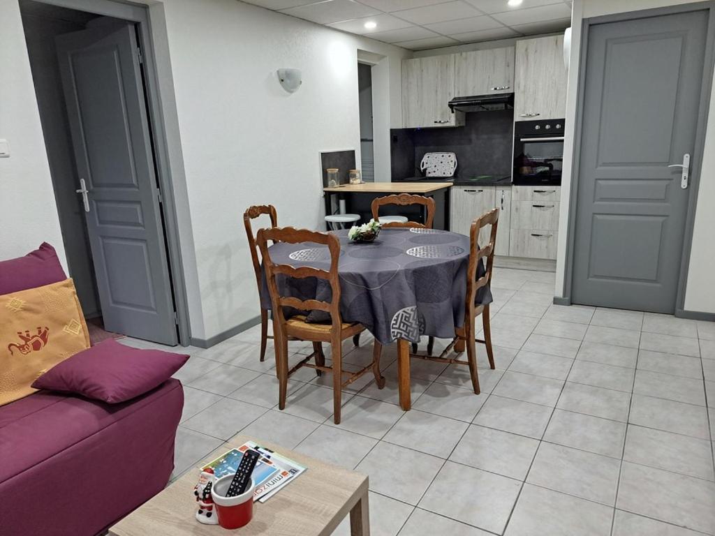 Chez Patrick Et Dominique Apartment Saint-Pierre-en-Faucigny Ngoại thất bức ảnh